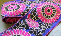 【50cm単位】インド刺繍リボン：花　ピンク＆青 ＜クリックポストOK＞