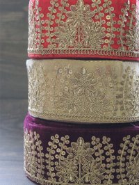 【５０cm単位】 インド 刺繍 リボン レース：各レッド、ベージュ、ムラサキ　＜クリックポストOK＞