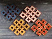 ネパール 木製飾り：シュリーヴァスタ（エンドレスノット） 各カラー