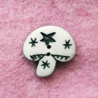 ネパール 水牛の骨 手作りボタン：きのこa　＜郵送OK＞