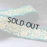 【１０cm単位】 インド 刺繍 リボン レース：グリーン＆ゴールド　＜クリックポストOK＞