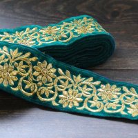 【１０cm単位】 インド 刺繍 リボン レース：グリーン＆ゴールド　＜クリックポストOK＞