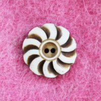 ネパール 水牛の骨 手作りボタン：まる花b　＜クリックポストOK＞