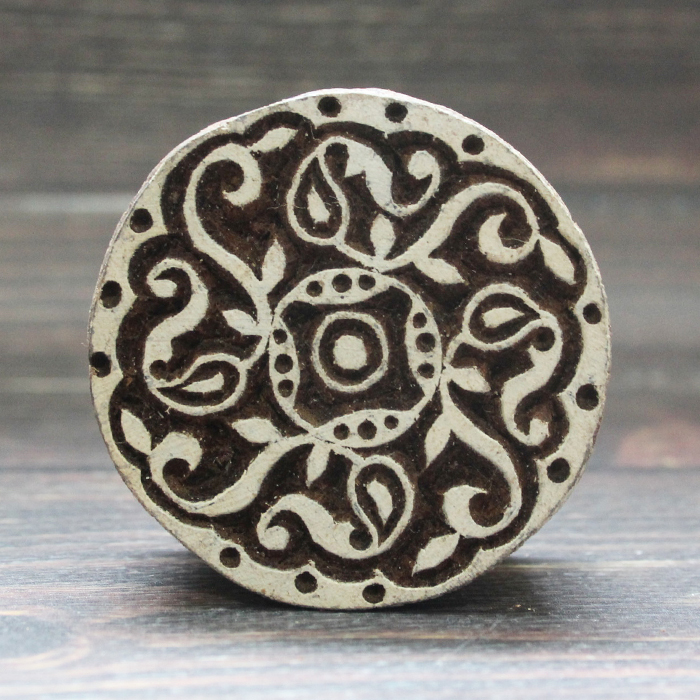 丸いインドの木版アップしました　India