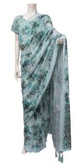 水色系のサリーアップしました　India