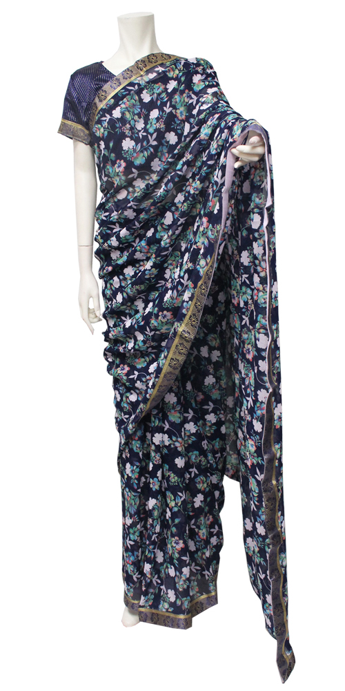 花の模様のサリーアップしました　India