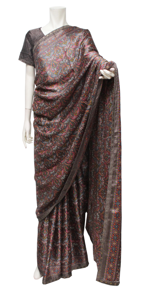 エスニック模様のダークブラウンのサリー　India